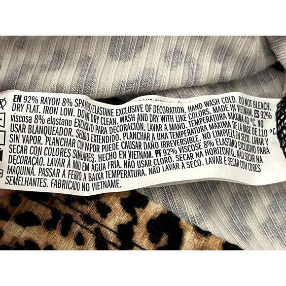 Women's Forever 21 Leopard Print Long Sleeve Shirt Medium - Picture 5 of 5